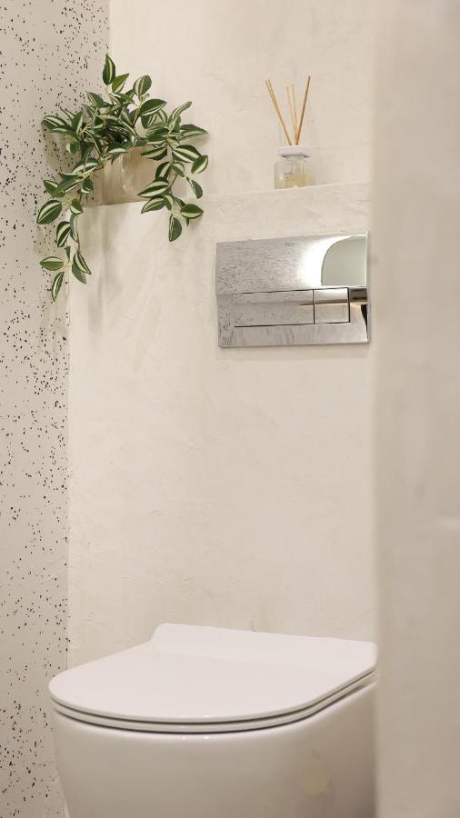 Thermes Private Suites Лутраки Екстериор снимка