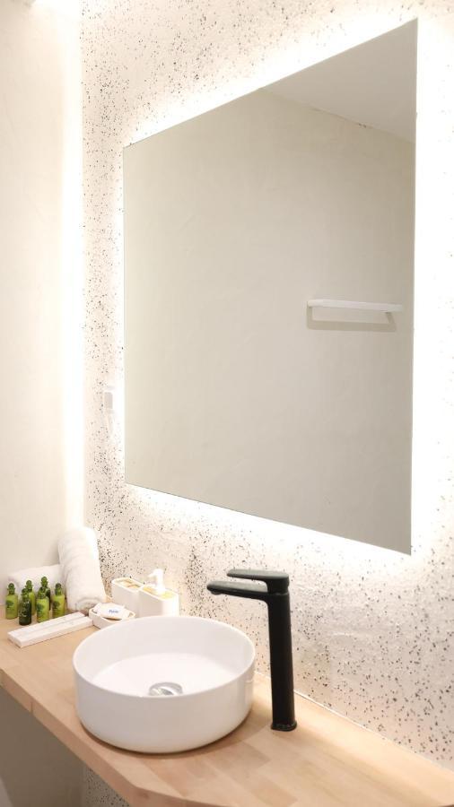 Thermes Private Suites Лутраки Екстериор снимка